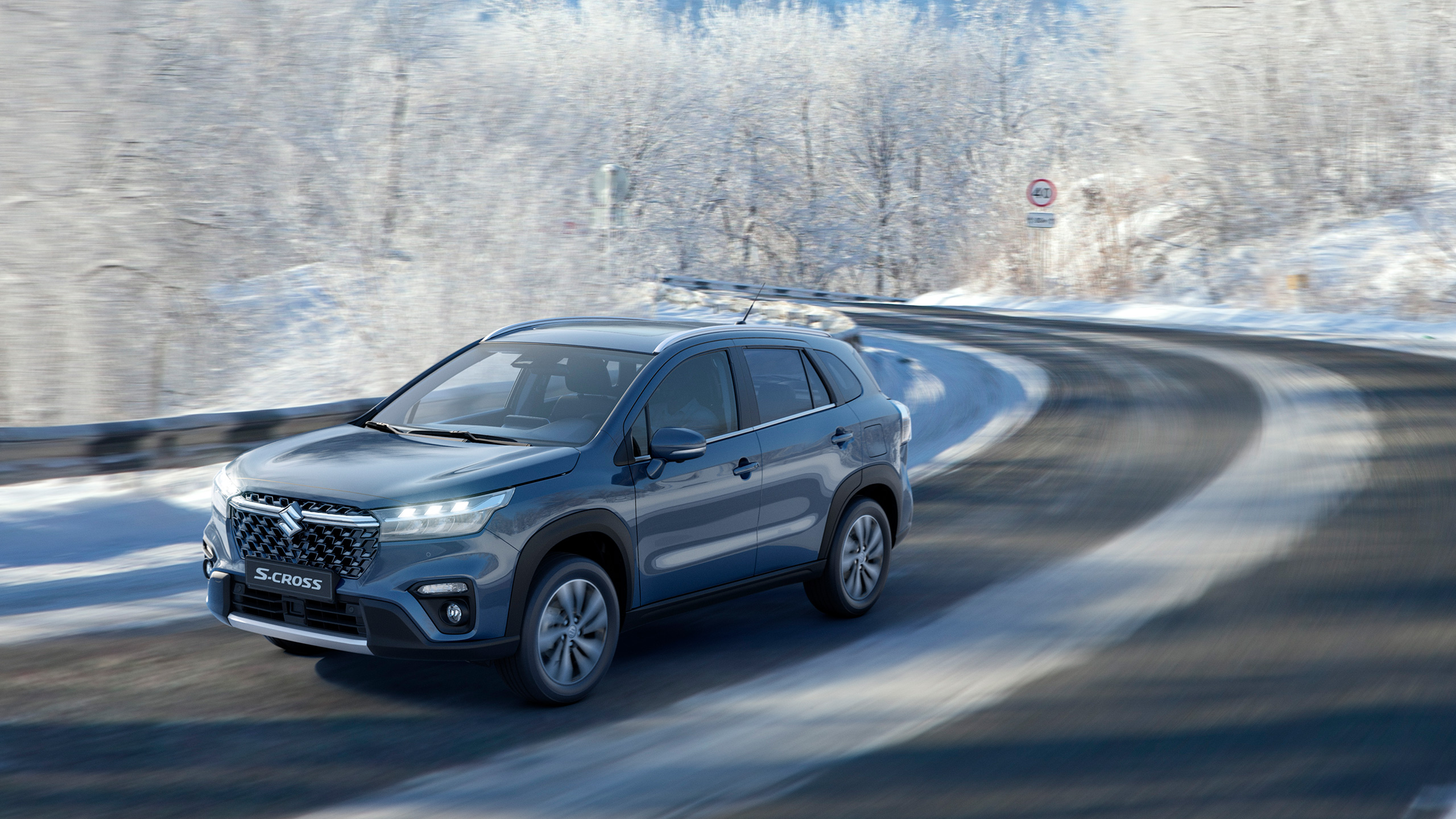 image_from_world_premiere_of_the_all-new_S-CROSS_front_snow