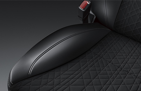 close-up-shot-of-Vitara's-geometric-pattern-seat