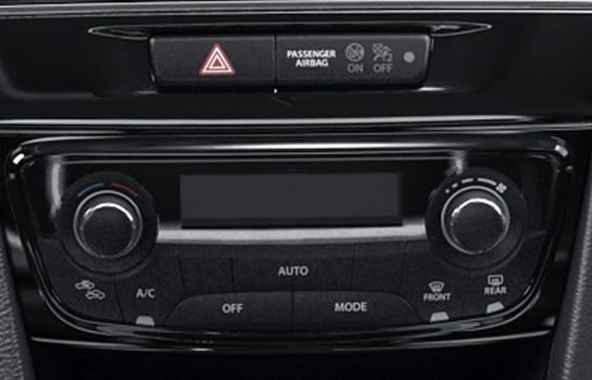 close-up-shot-of-Vitara's-automatic-air-conditioning-switches