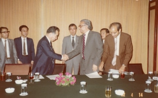 1982_Suzuki and the Indian national company Maruti Udyog Ltd. sign a basic agreement on joint production of Suzuki cars.