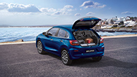 Baleno-tail-gate-opened-with-full-of-luggage