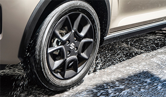 Close-look-of-Ignis-tyre-on-rough-road