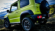 Jimny-driving-on-rocky-surface