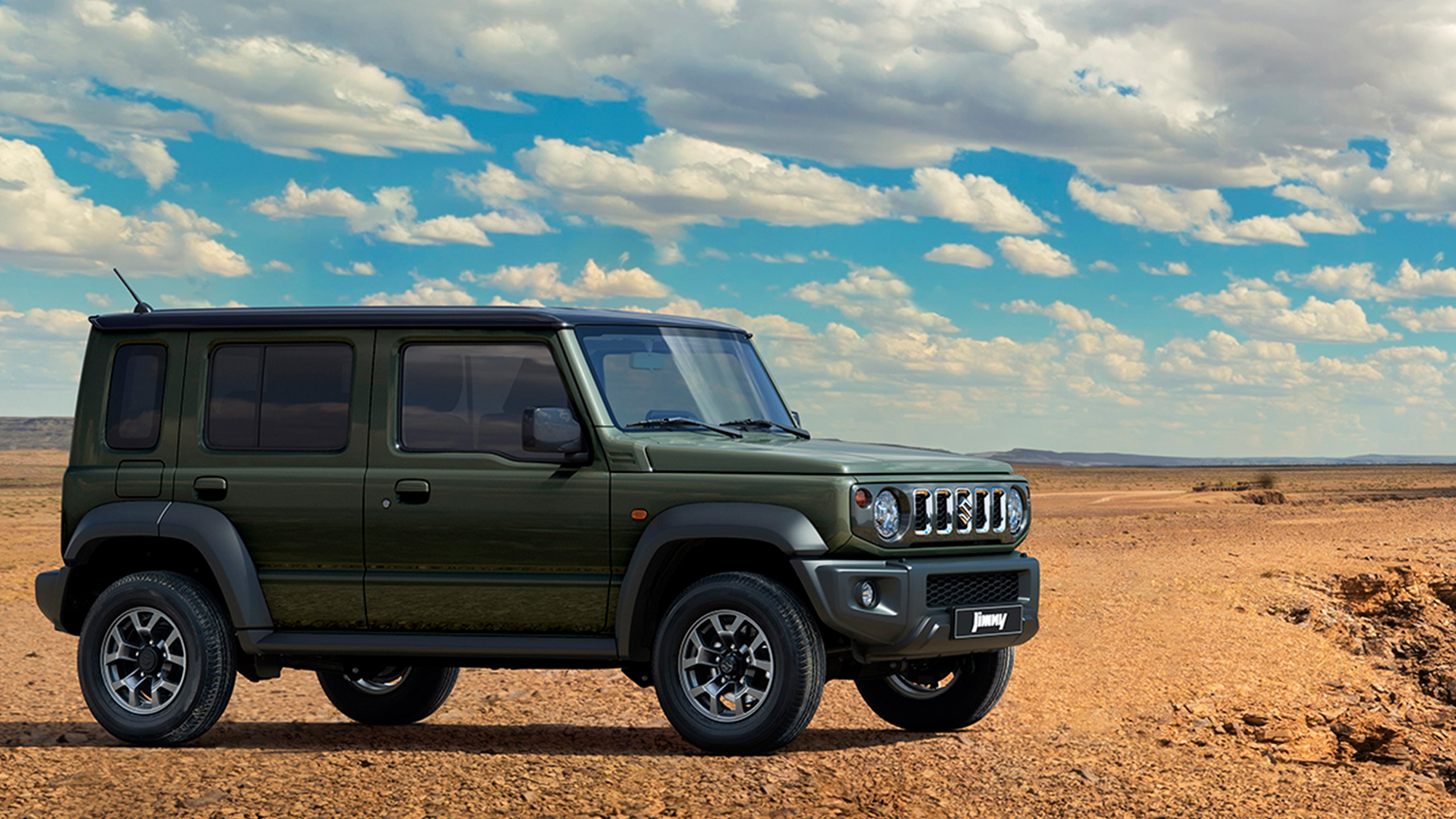 Jimny-5door-parked-in-savannah