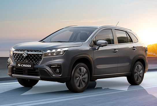 S-CROSS-driving-in-countryside