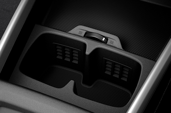 Suzuki-XL7-interior-meter-cluster