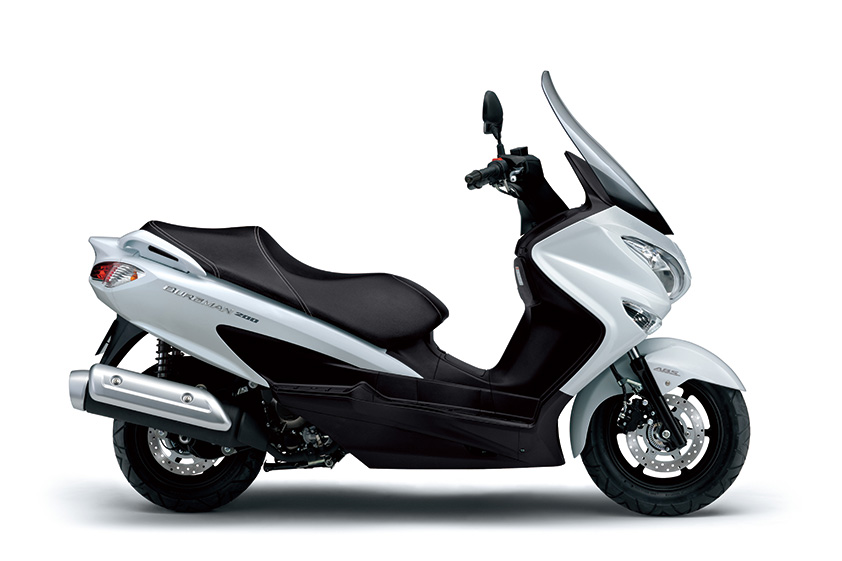 2023 Suzuki Burgman 125 review - commuting on the Burgm