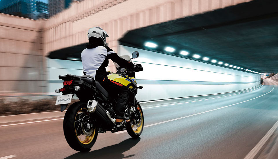 Discontinued Suzuki V-Strom 650 ABS Standard Features & Specs