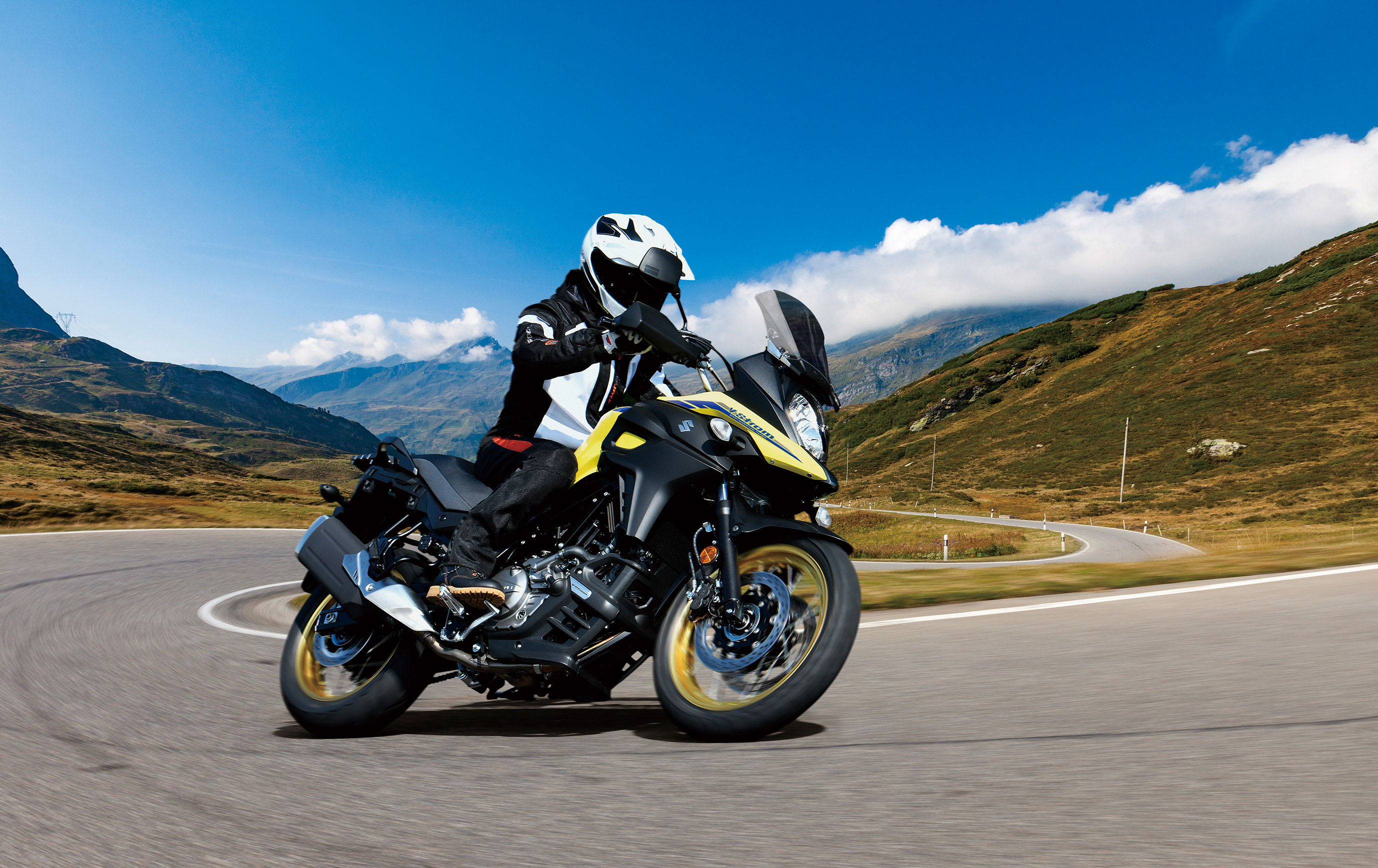 Dl strom 650. Suzuki v-Strom 650. Suzuki Vstrom 650 XT. Suzuki v-Strom 650 2022. Suzuki v Storm 650.