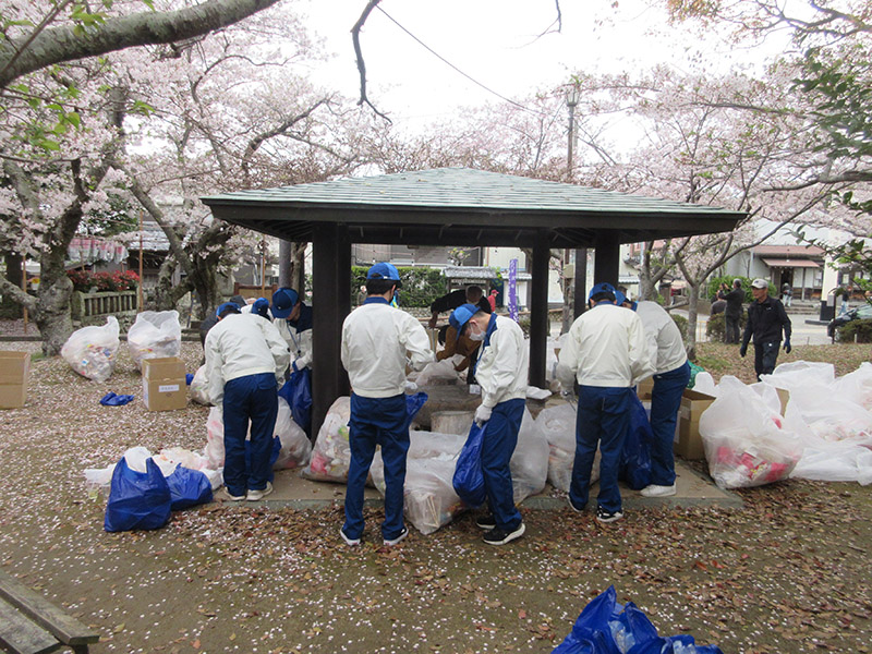 Cleanup activities after the Grand Festival at a local shrine
